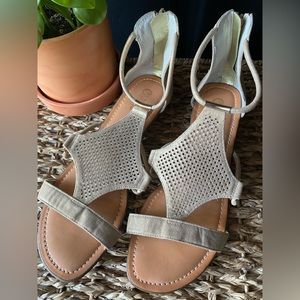 Carlos Santana Gold Gladiator Sandals 8.5